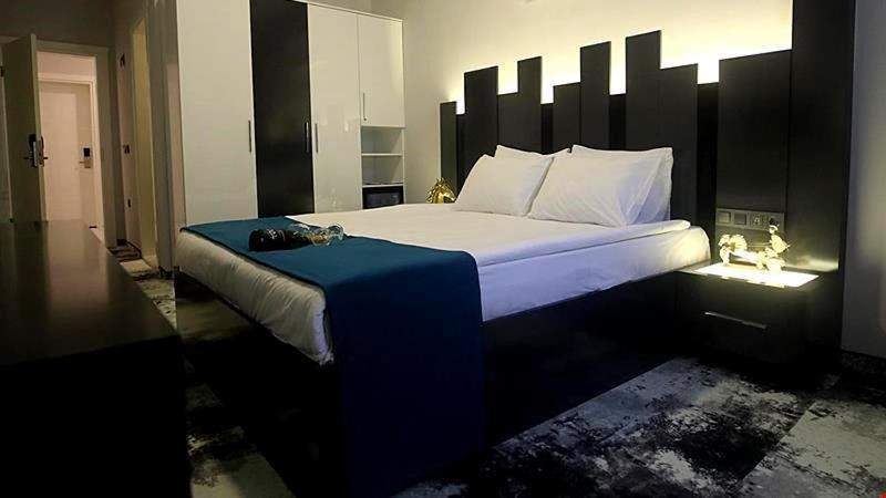 Plaza Hotel Izmir Zewnętrze zdjęcie
